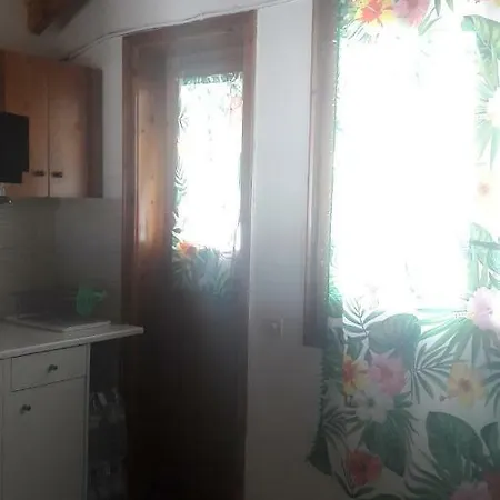 Four Aces Apartment *