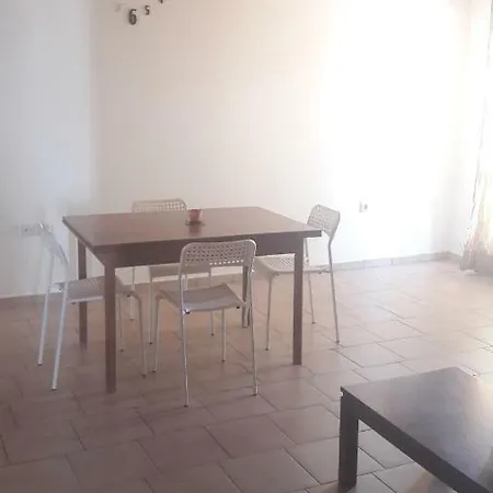 Apartment Four Aces *